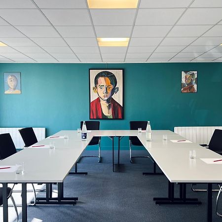 Le Pre Saint Germain Hotell Louviers Eksteriør bilde