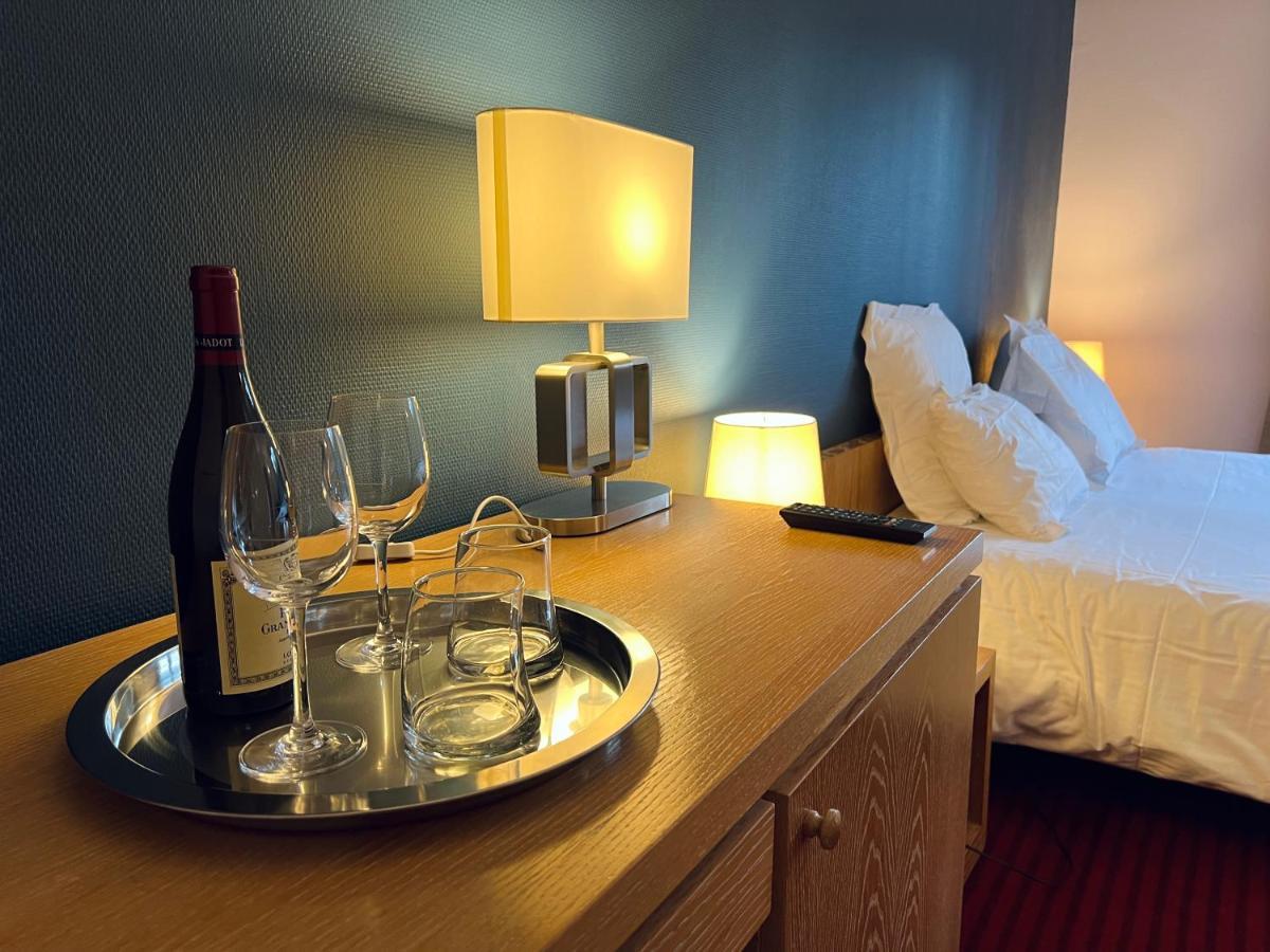 Le Pre Saint Germain Hotell Louviers Eksteriør bilde