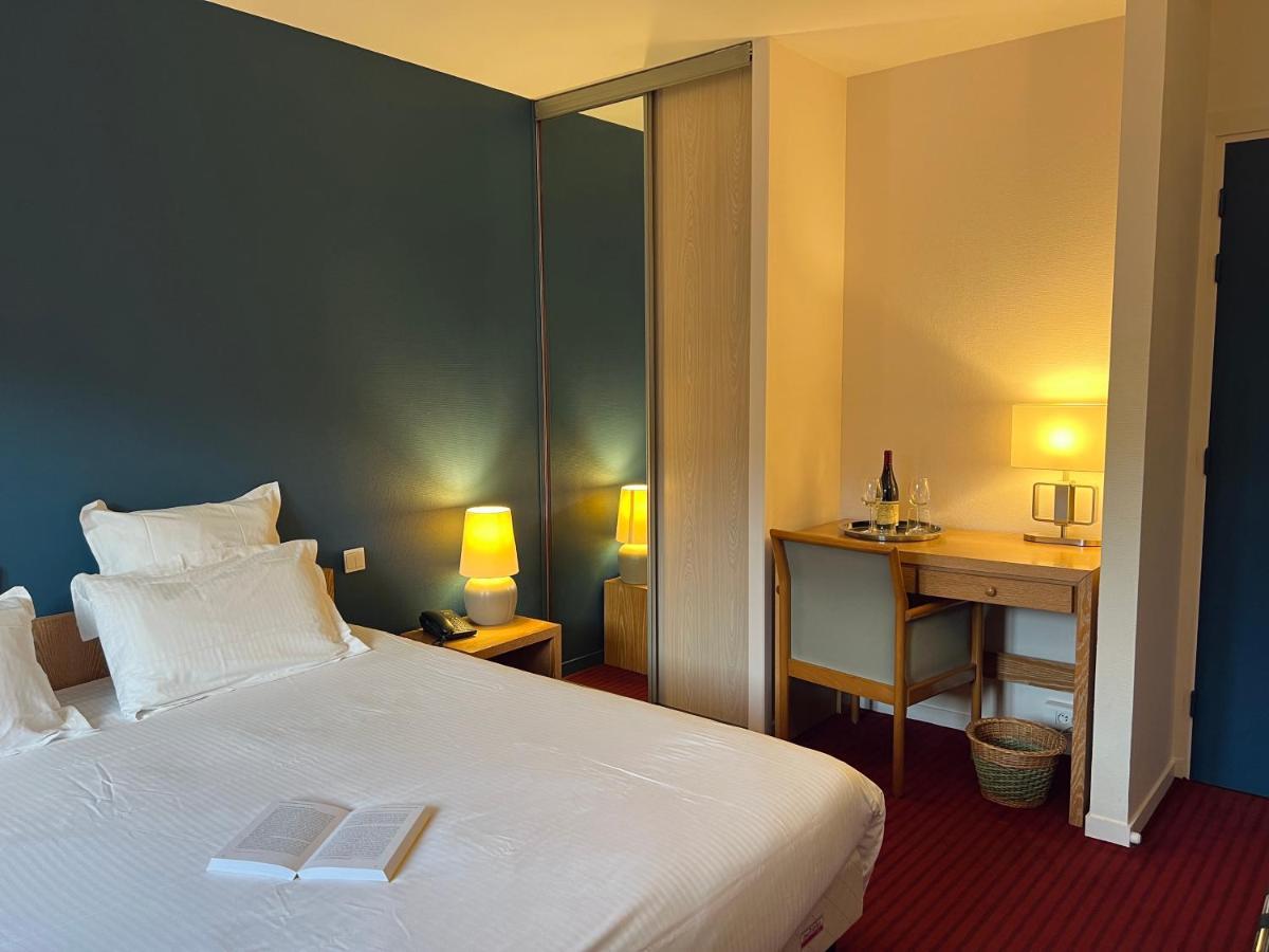 Le Pre Saint Germain Hotell Louviers Eksteriør bilde