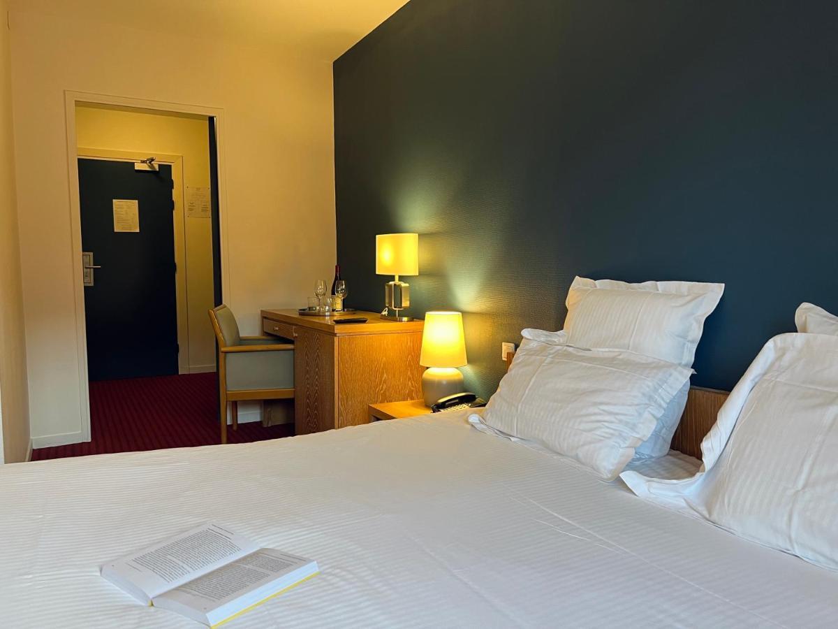 Le Pre Saint Germain Hotell Louviers Eksteriør bilde