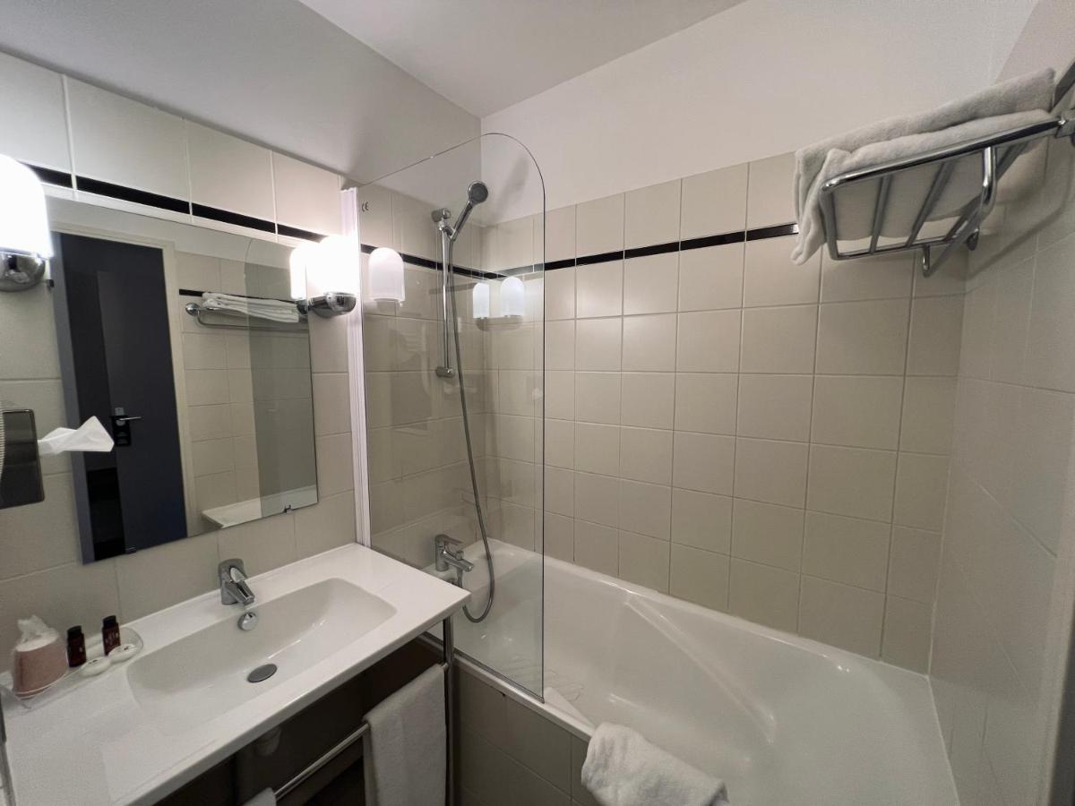 Le Pre Saint Germain Hotell Louviers Eksteriør bilde