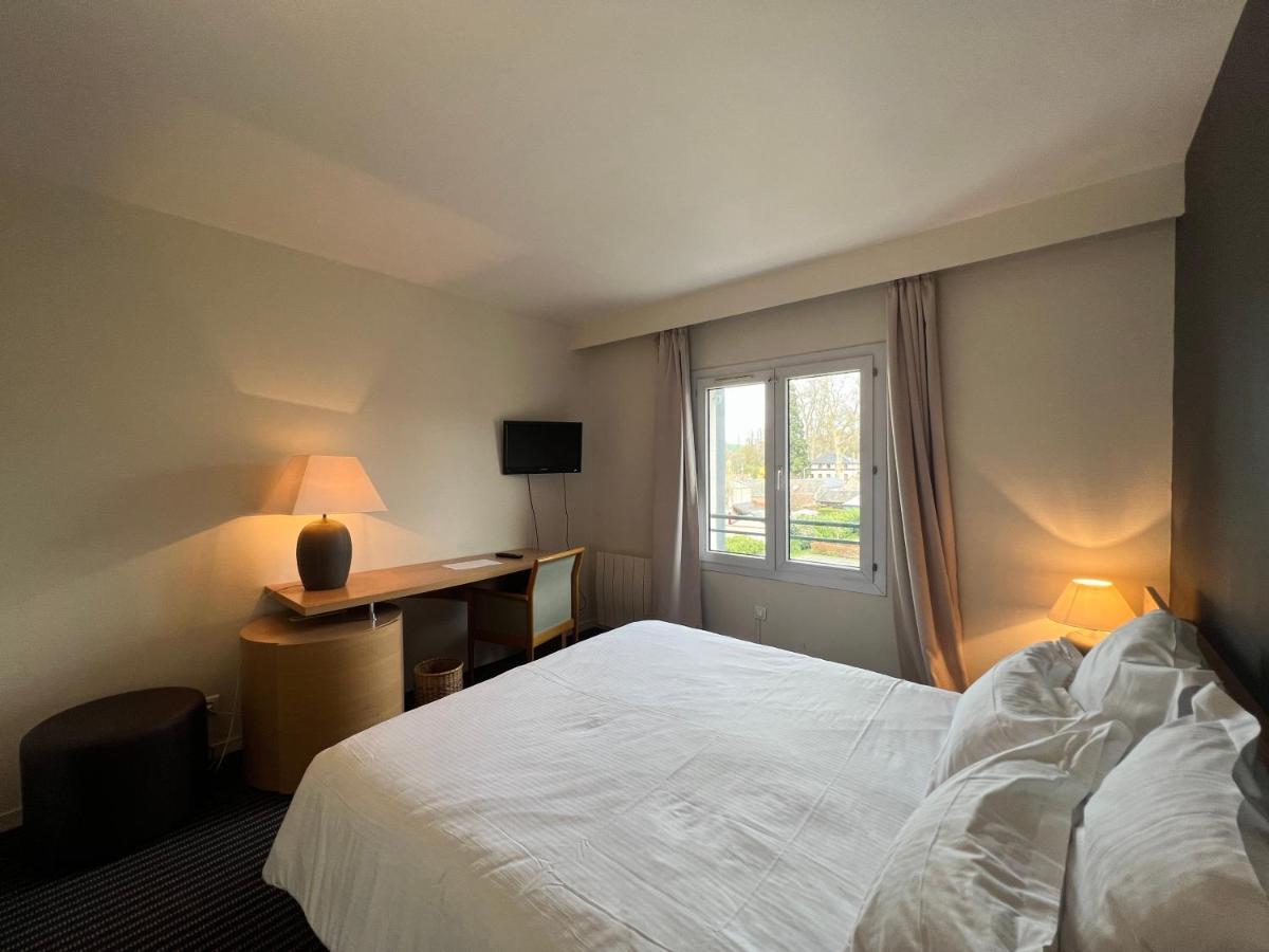 Le Pre Saint Germain Hotell Louviers Eksteriør bilde