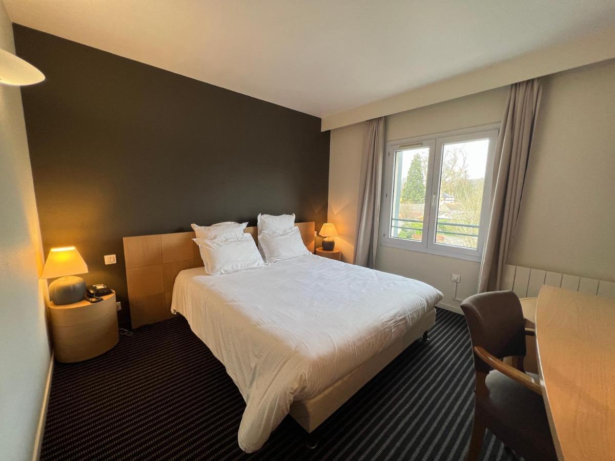 Le Pre Saint Germain Hotell Louviers Eksteriør bilde