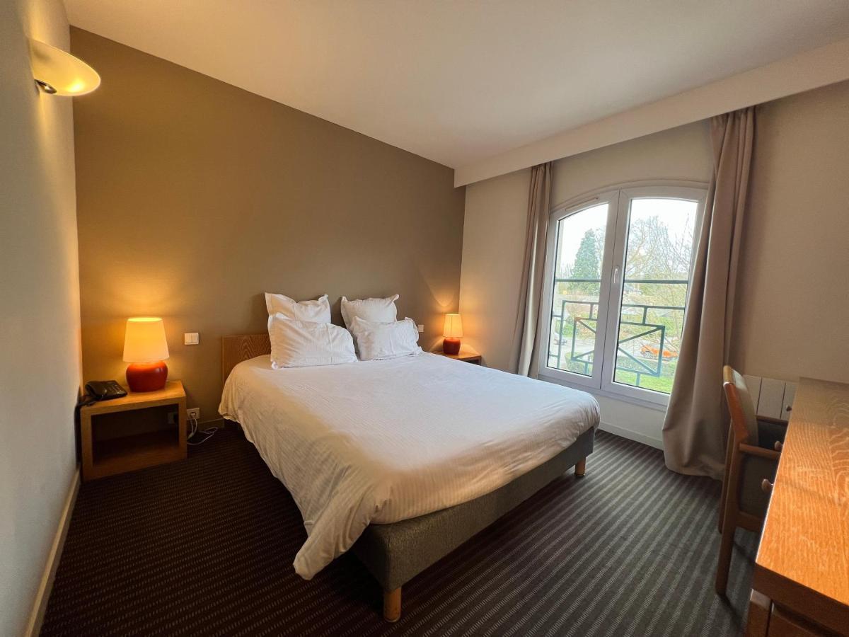 Le Pre Saint Germain Hotell Louviers Eksteriør bilde
