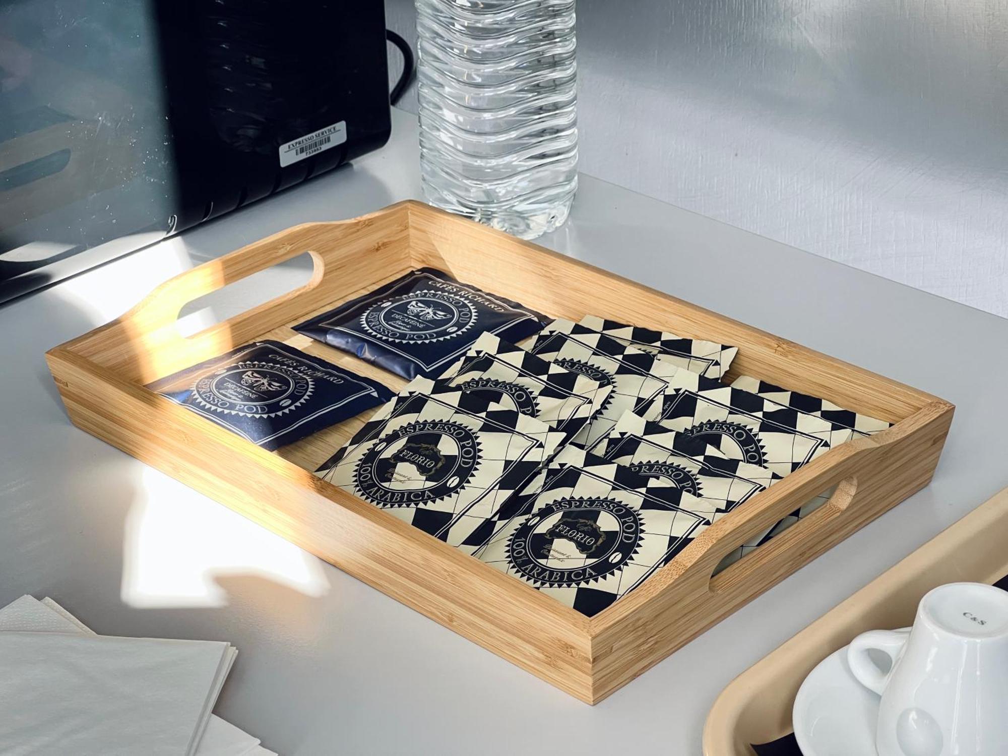 Le Pre Saint Germain Hotell Louviers Eksteriør bilde