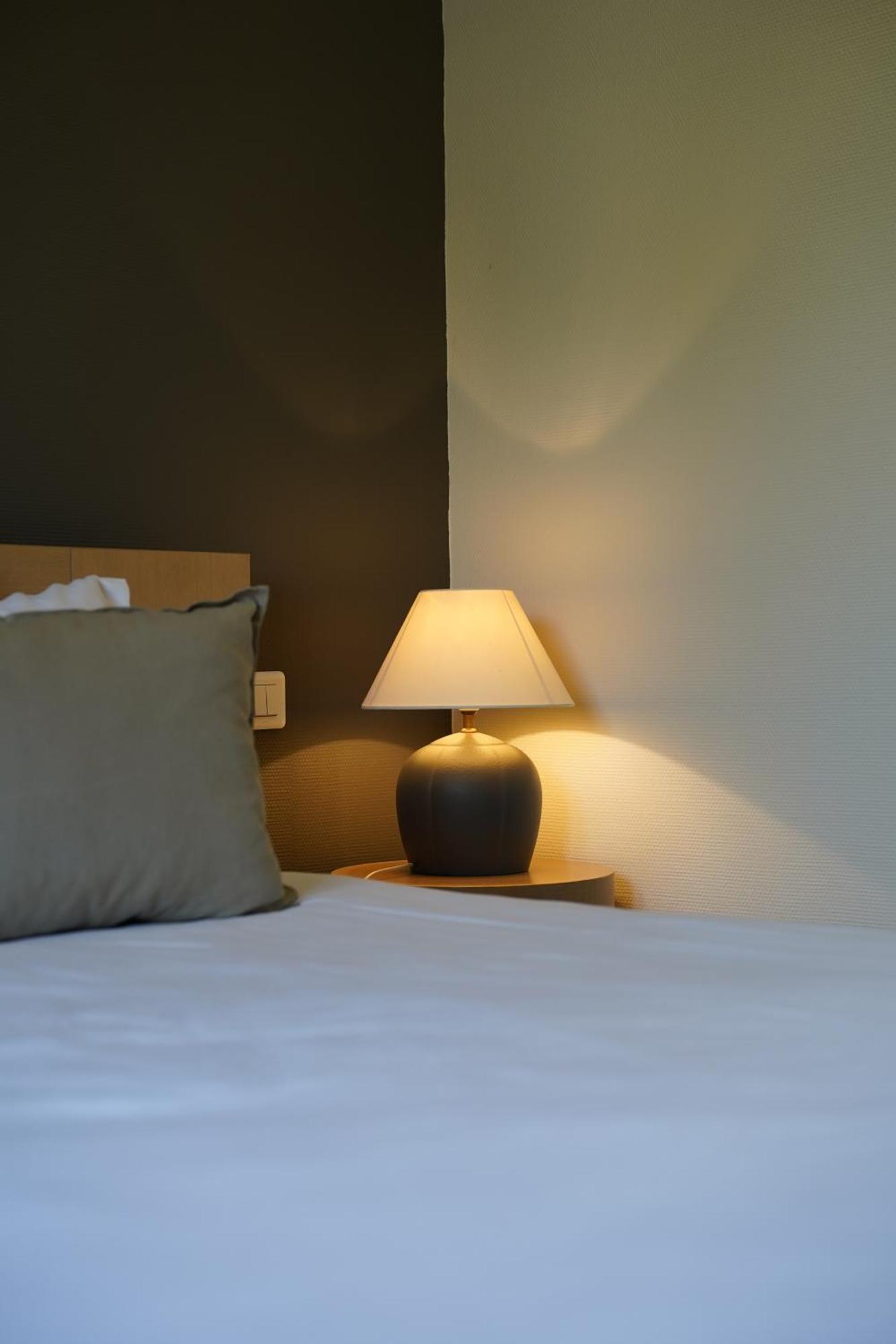 Le Pre Saint Germain Hotell Louviers Eksteriør bilde